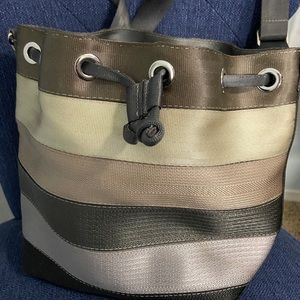 Harvey’s Seatbelt bucket bag